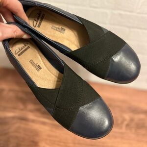 Women's Clarks Cushion Black Leather Slip On Loafers (16180) Sz 6